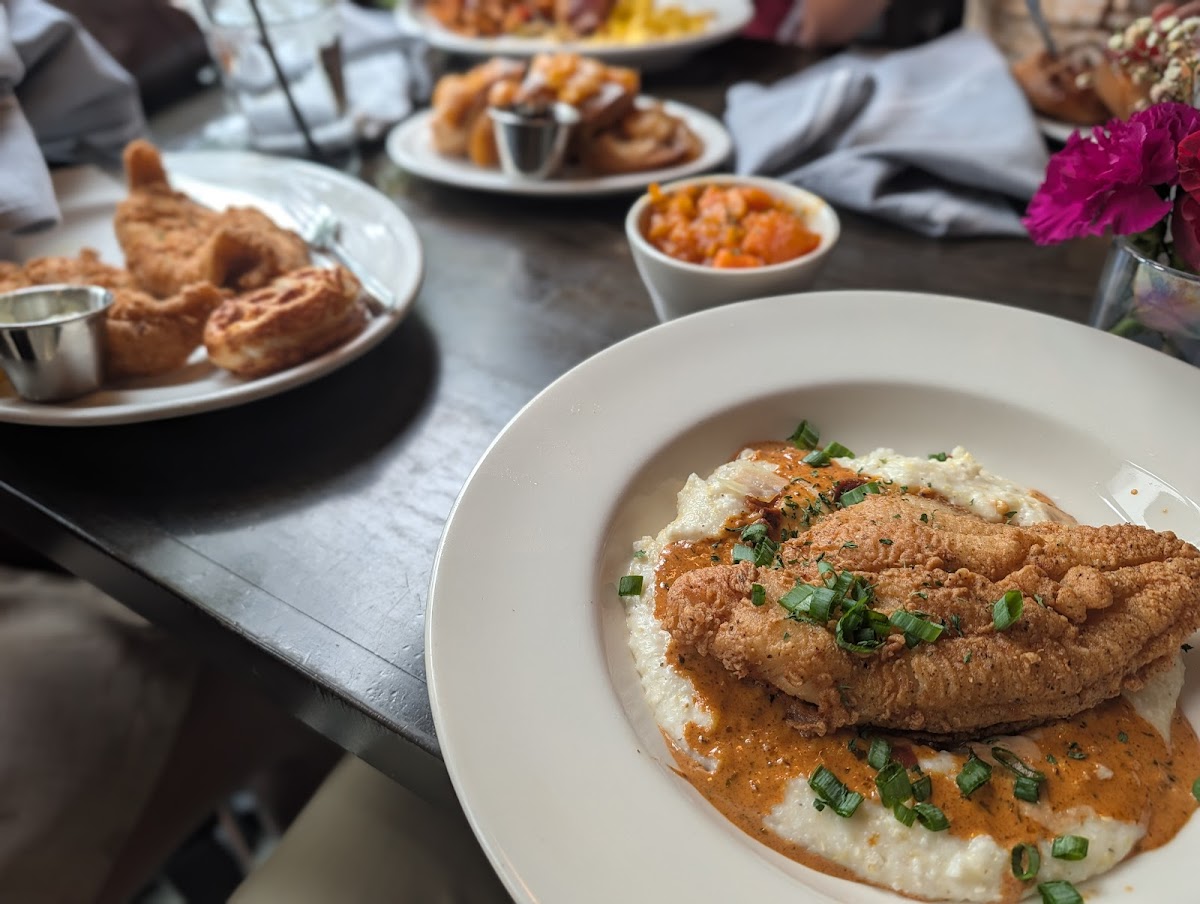 Taste Kitchen + Bar — Restaurant